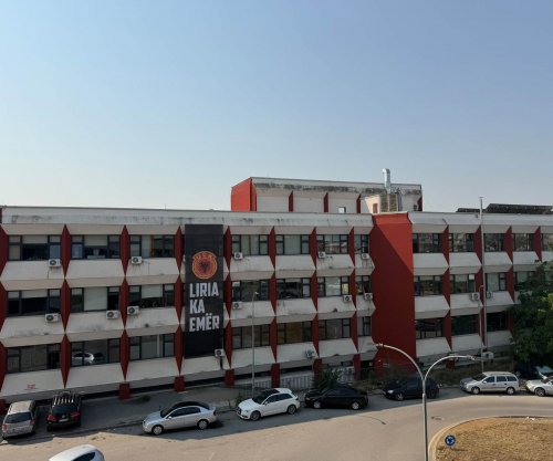 Gjashtë ditë para vendimit, Oda e Mjekëve vendos flamurin gjigant “Liria ka emër”