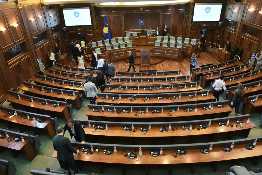 LIVE | Ndërpritet seanca, do të vazhdojë të dielën