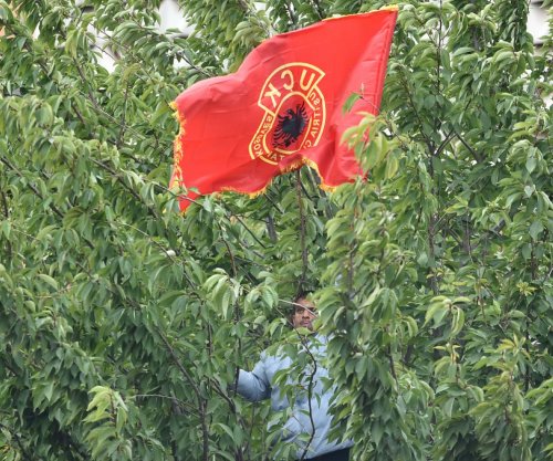 Emocionon vajza e heroit Bajram Sylejmani: UÇK-ja është amaneti ynë!