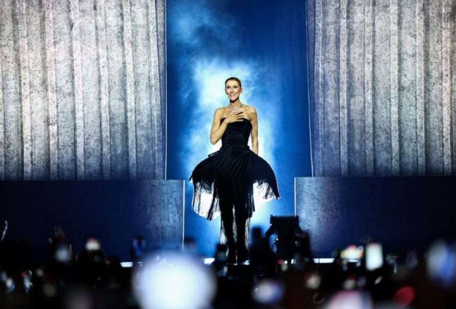 Plot emocione, Celine Dion rikthehet në skenë pas 6 vitesh mungesë