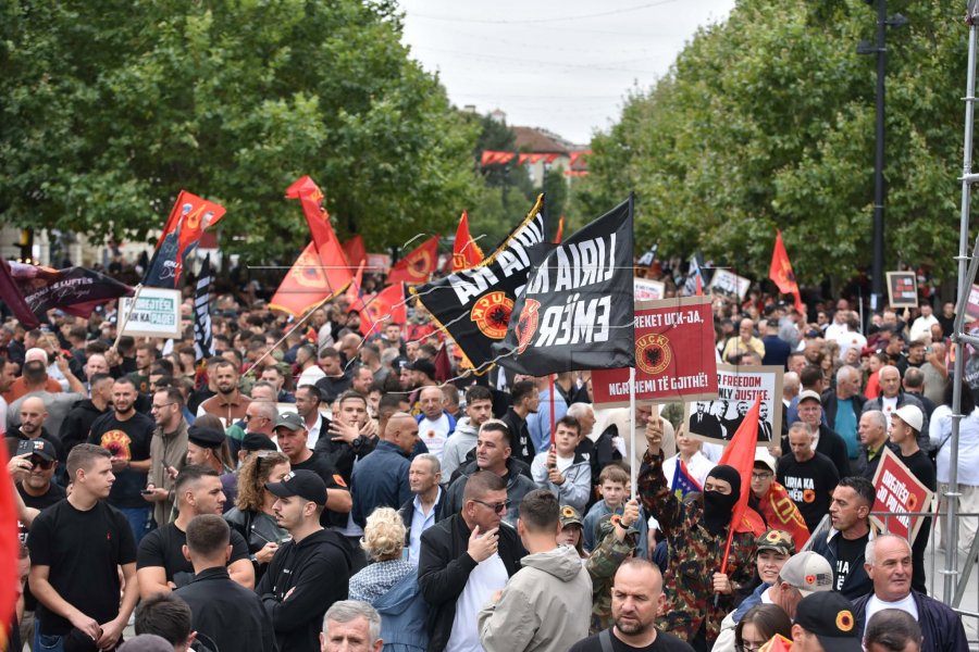 Protesta gjithandej Evropës, shqiptarët në mbështetje të ish-krerëve të UÇK-së