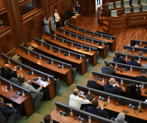 Sllavko Simiq iu referua Kuvendit si “Parlament i Prishtinës”, Haxhiu vazhdoi me “rendin e ditës”
