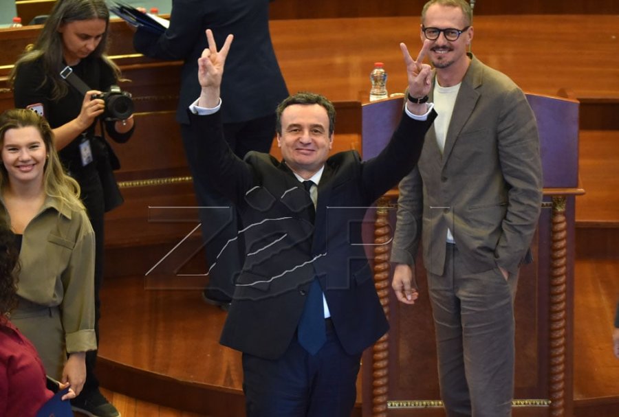 Reuters: Parlamenti rizgjedh Albin Kurti kryeministër, kriza politike vazhdon