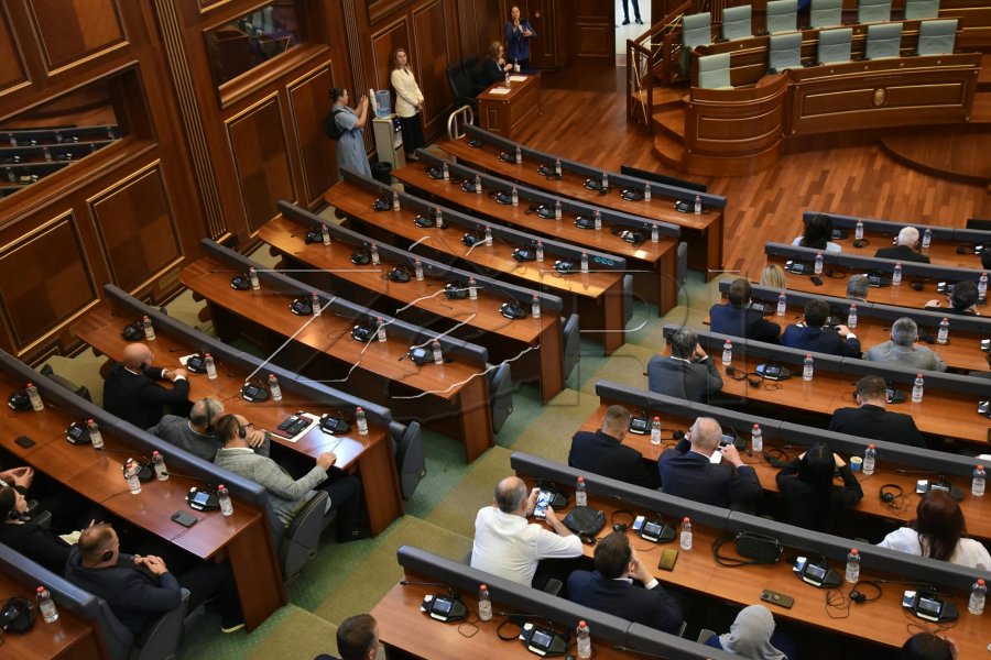 Pasi LVV-ja votoi Vujoviqin, Aleanca: U dorëzuan para agjendës së Listës Serbe