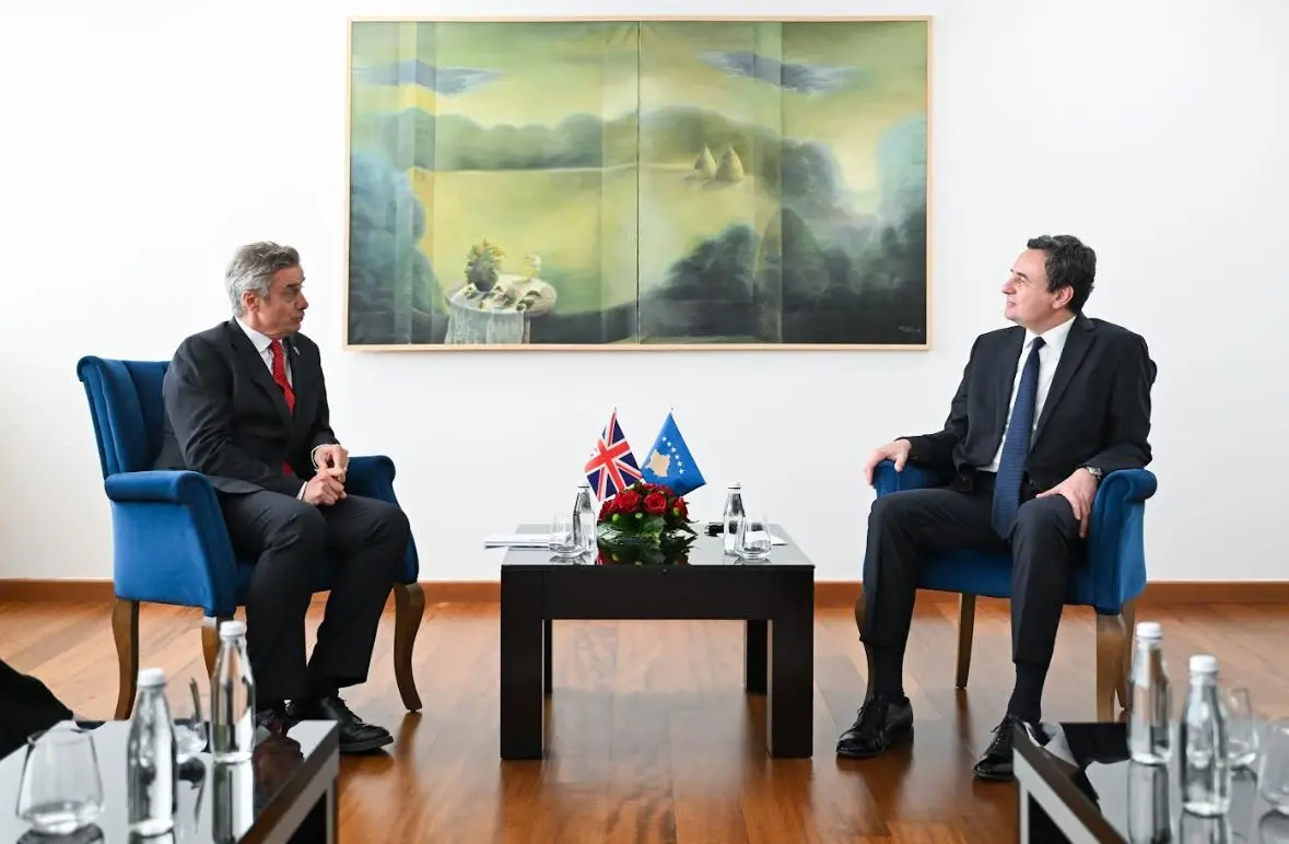Kurti takon ambasadorin Hargreaves, flasin për rëndësinë e stabilitetit institucional