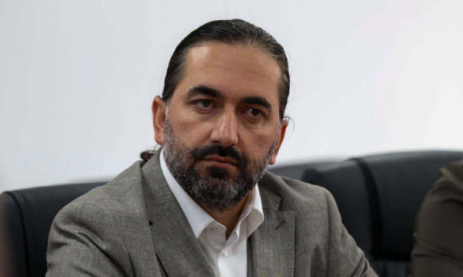 Dyshimet për korrupsion në Fushë-Kosovë, Prebreza e shkarkon drejtorin e arrestuar