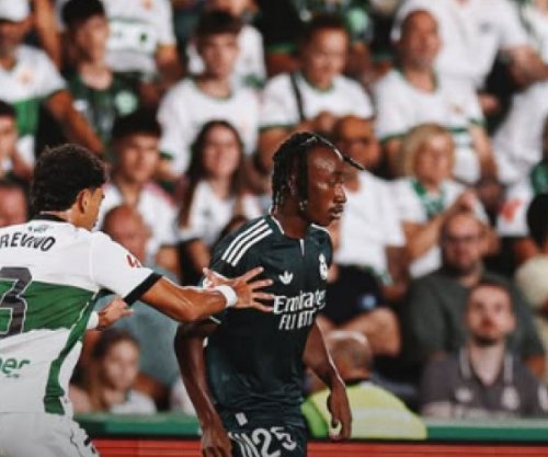 Real Madridi fiton me dramë ndaj Elches dhe i afrohet Barcelonës