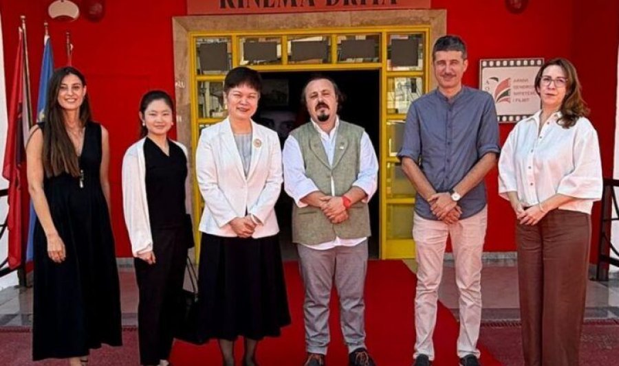 Ambasadorja e Kinës në Shqipëri Pang Chunxue vizitoi Arkivin Qendror Shtetëror të Filmit