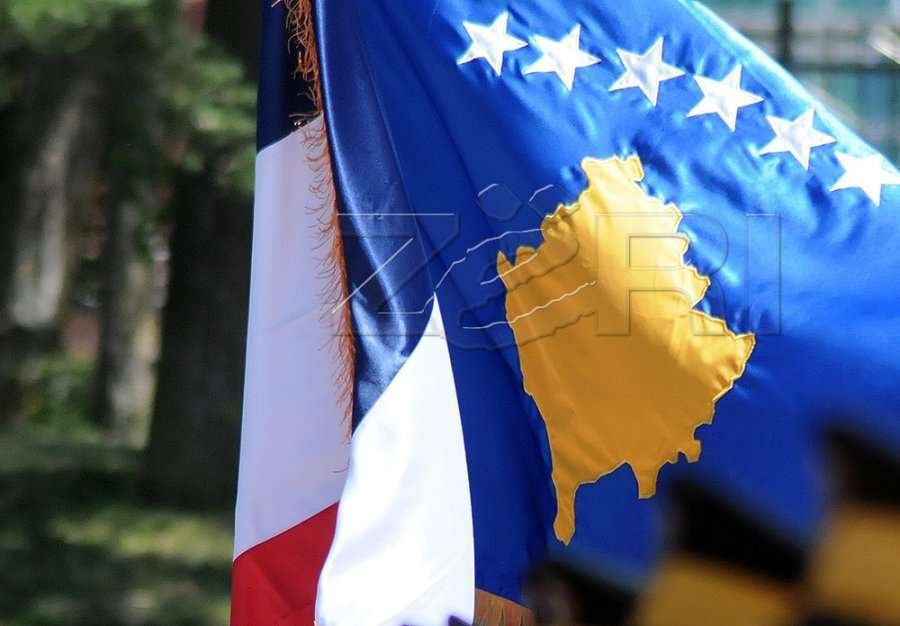 Franca paralajmëron shtetasit e saj në Kosovë për 16 shtatorin: Shmangni tubimet dhe udhëtimet e panevojshme