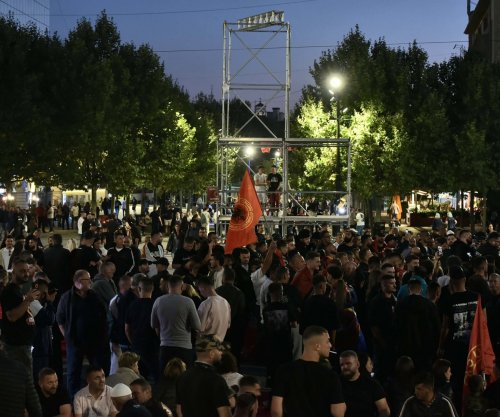 Vazhdon protesta para ndërtesës së Qeverisë
