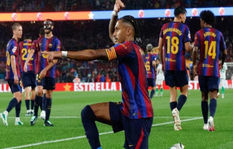 Barcelona shkatërron Santanderin, Raphinha shënon hat-trick