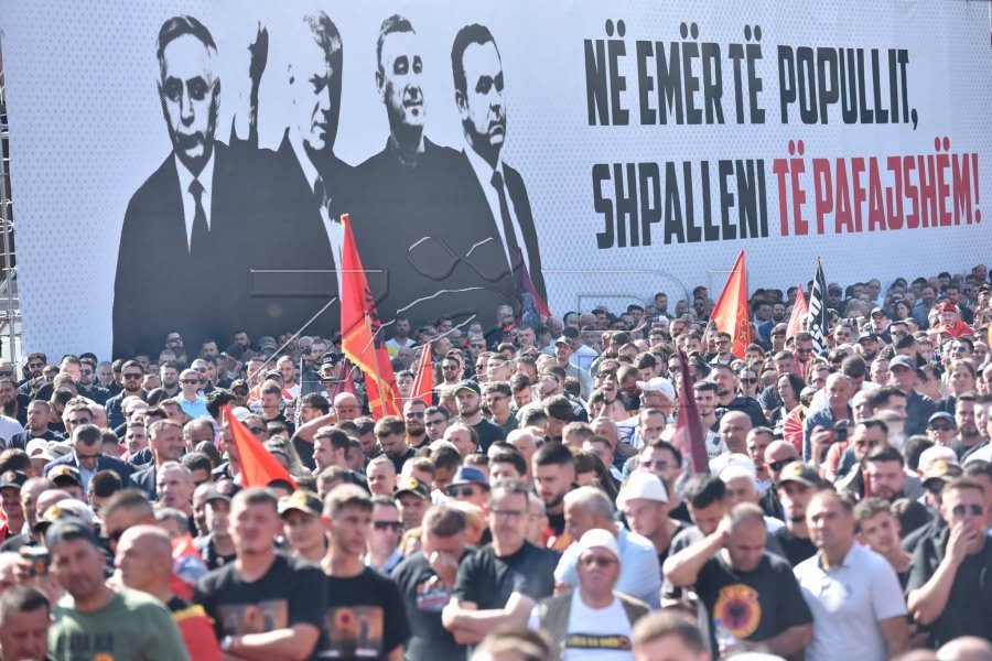 Dënimi i ish-krerëve të UÇK-së, presidenti i Shqipërisë: Për shqiptarët, askush dhe asgjë nuk njollos UÇK-në