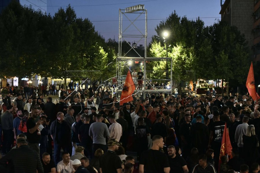 Çlirim Haziri, djali i dëshmorit Xhavit Haziri: Sonte në ora 21:00 të mblidhemi sërish në shesh, kësaj here për qëndresë
