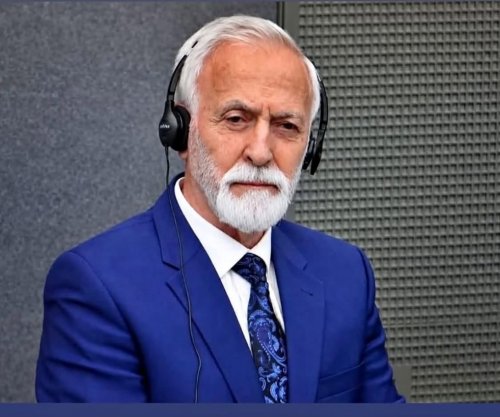 Poezi imagjinare me nënën, si Jakup Krasniqi i jepte vetes zemër në paraburgim
