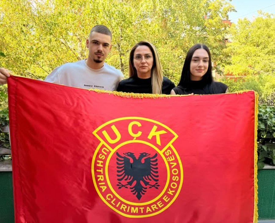 Mehmeti-Selimi: Nën hijen e këtij flamuri, gjithmonë krenarë e gjithmonë të fortë