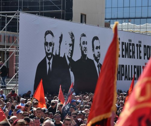 Koci: Falja e ish-krerëve të UÇK-së nga Presidenti i Kosovës është një mundësi