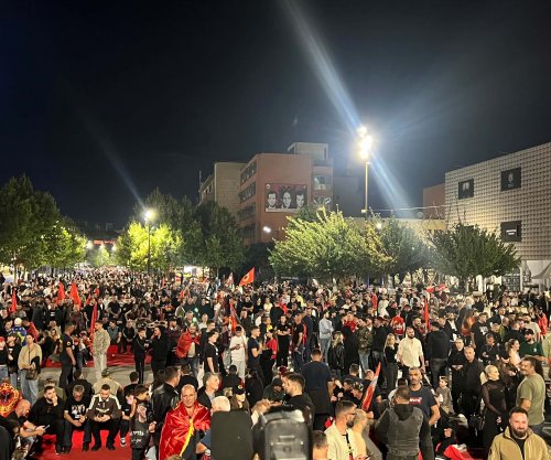 Fillon të mbushet sheshi për protesten e dytë 