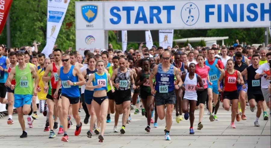 Maratona sot bllokon disa rrugë në Prishtinë e Fushë-Kosovë