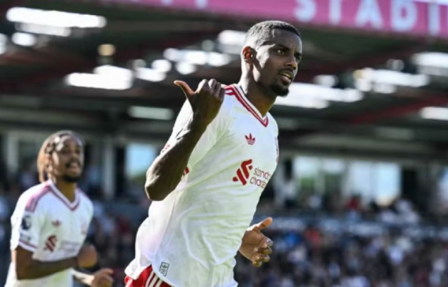 Liverpooli triumfon ndaj Bournemouthit, vendos Isaku