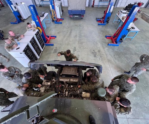 FSK-ja avancon mirëmbajtjen e HMMWV-ve me mbështetjen e amerikanëve