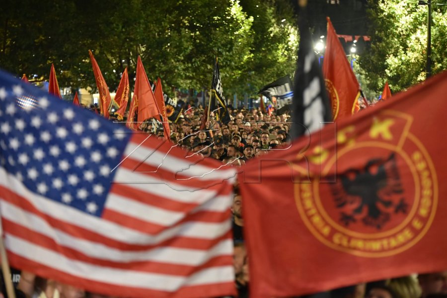 “Tradhti nga aleatët?” - eksperti amerikan flet për Specialen, protestat dhe të ardhmen e Kosovës pas vendimit në Hagë