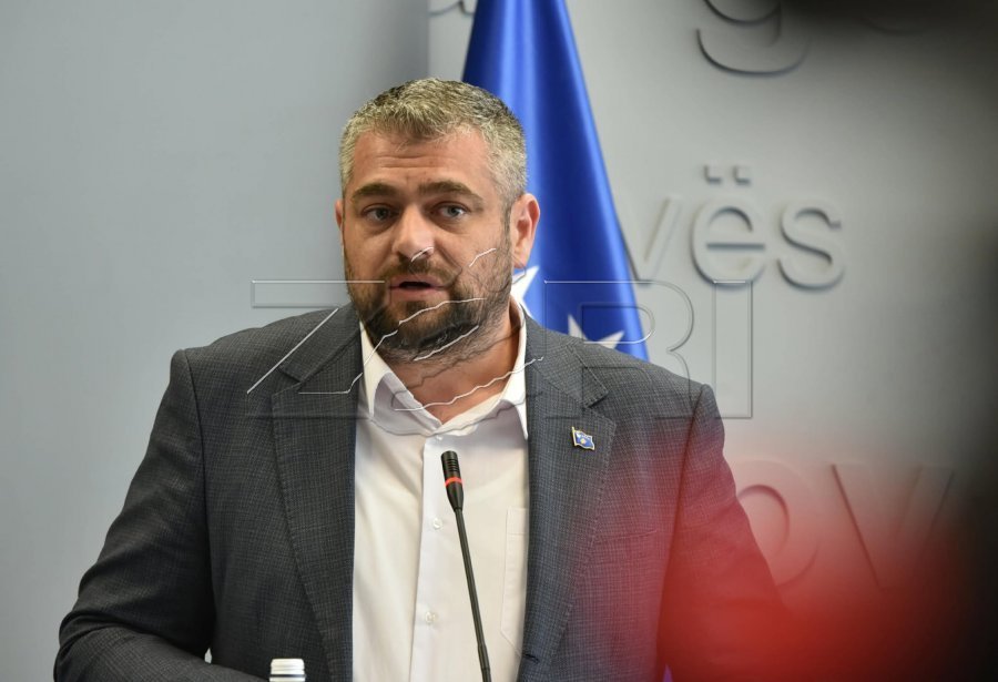 Shtesat për fëmijë, reagon Hoti: Ndryshimi i numrit të përfituesve të shtesave për fëmijë nuk nënkupton keqpërdorim