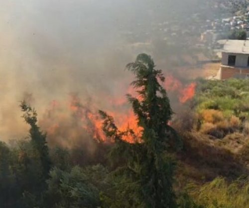 Zjarr i madh mbi Spitalin e Vlorës, rrezikohen banesat