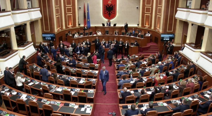 Kuvendi i Shqipërisë miraton projektligjin për dërgimin e trupave në Gazë