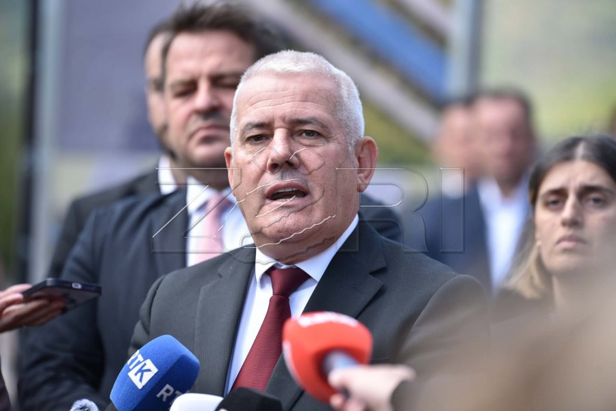 Sveçla: Fitorja në veri u arrit falë sakrificës së Afrim Bunjakut dhe qindra policëve të tjerë