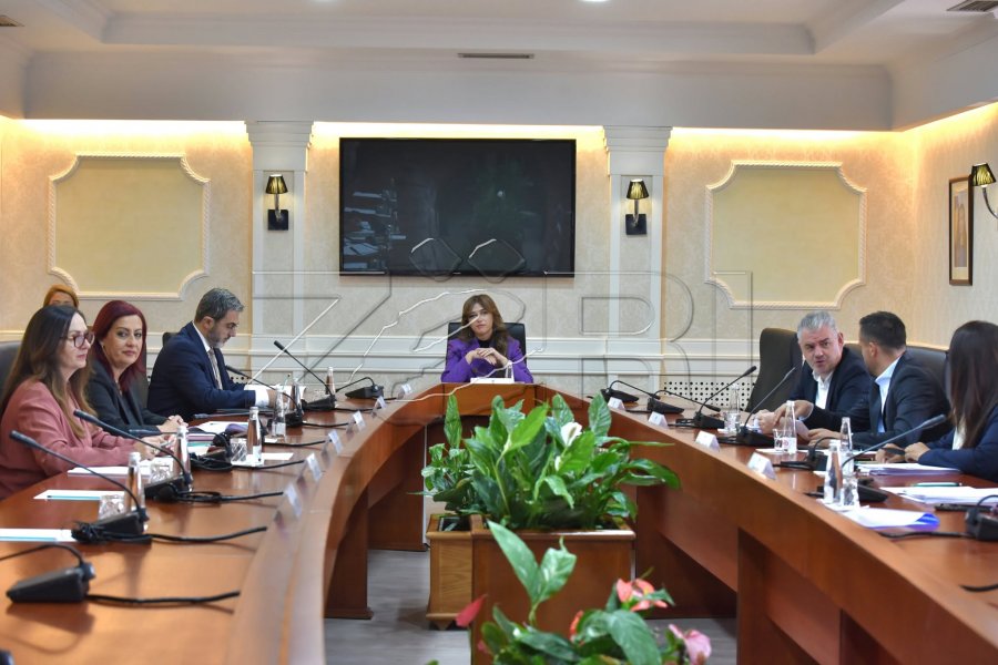 Kryesia e Kuvendit nis mbledhjen e parë të legjislaturës XI, në rend dite komisionet parlamentare