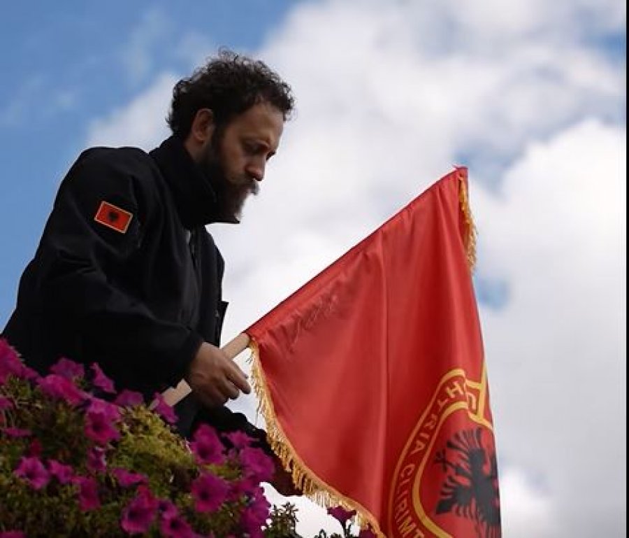 Çlirim Haziri nis iniciativën: Ta veshim Kosovën me flamujt e UÇK-së, vendose edhe ti në shtëpinë tënde (video)