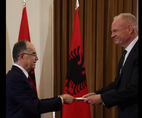 Ambasadori i ri amerikan ia dorëzon kredencialet, Begaj: SHBA-ja aleat i pa zëvndësueshëm për ne [video] 