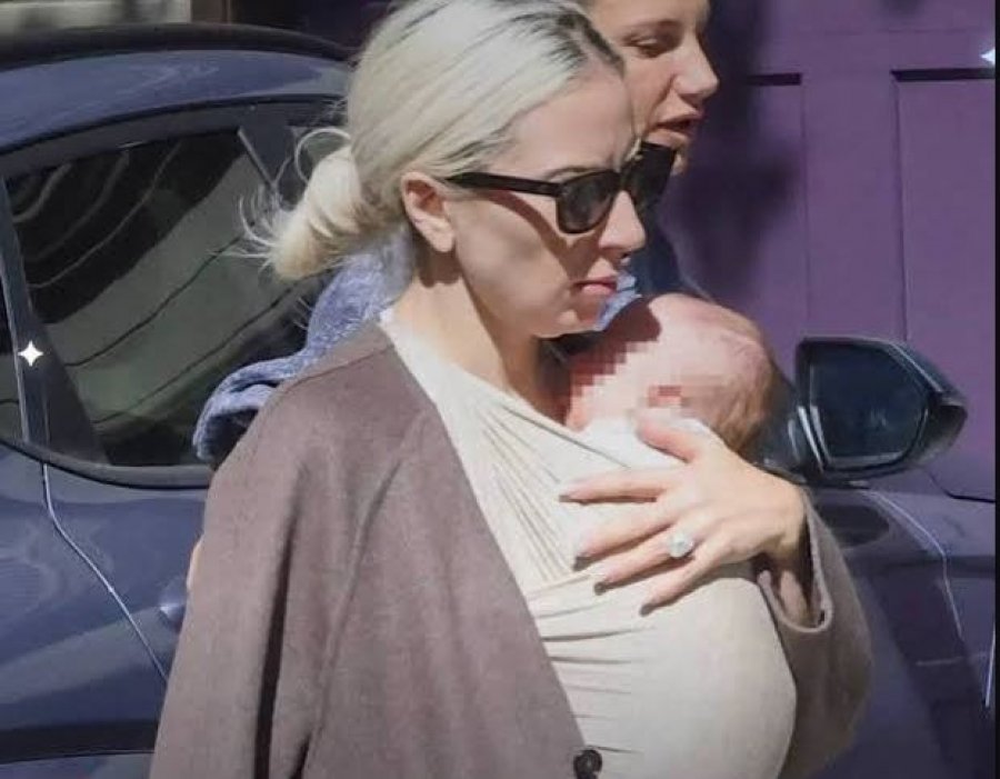 Lady Gaga kërkon një fëmijëri normale për vajzën e saj Rose, larg vëmendjes së publikut