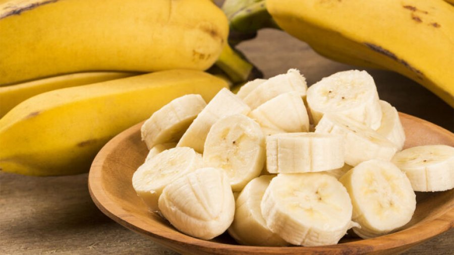 Luftoni kancerin duke ngrënë dy banane në ditë