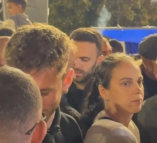 “Jo në emrin tim!”, djali i Calit dhe Jakup Krasniqit arrijnë në protestë