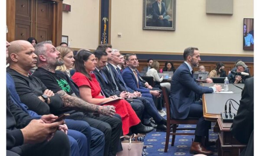 Përplasje mes senatorit amerikan dhe Smithit në Senatin e SHBA-së për Trumpin dhe Thaçin: Pasi humbët rastet në Amerikë, shkuat në Hagë?