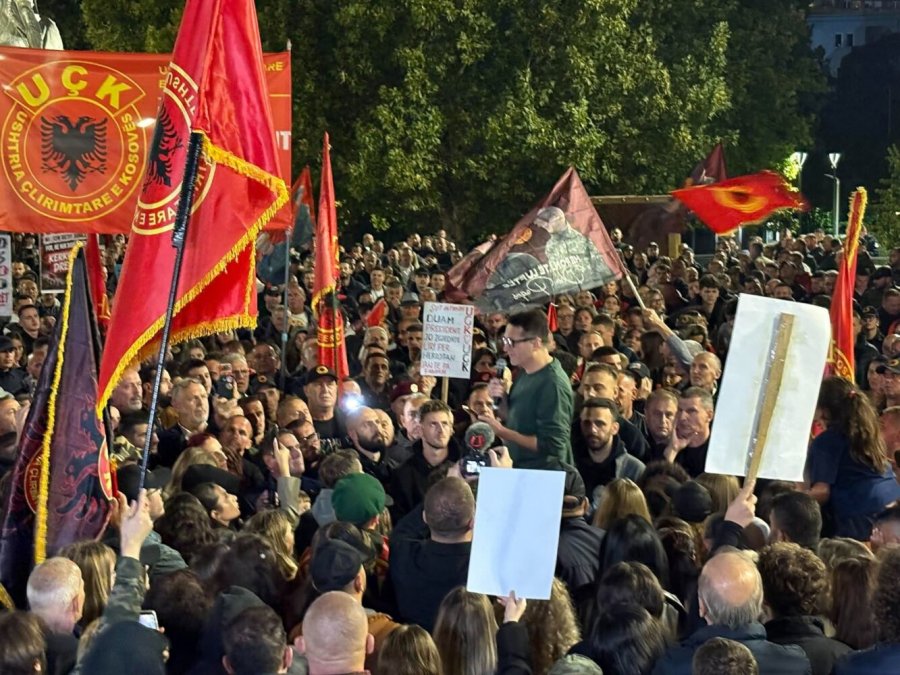 Murati në natën e 14-të të protestës: Vendimet e Speciales kanë goditur edhe thelbin e luftës së UÇK-së