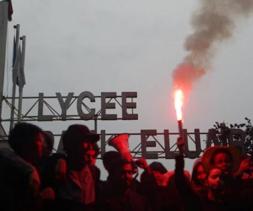 Protesta studentore përfshijnë Francën, dhjetëra të plagosur dhe qindra të arrestuar
