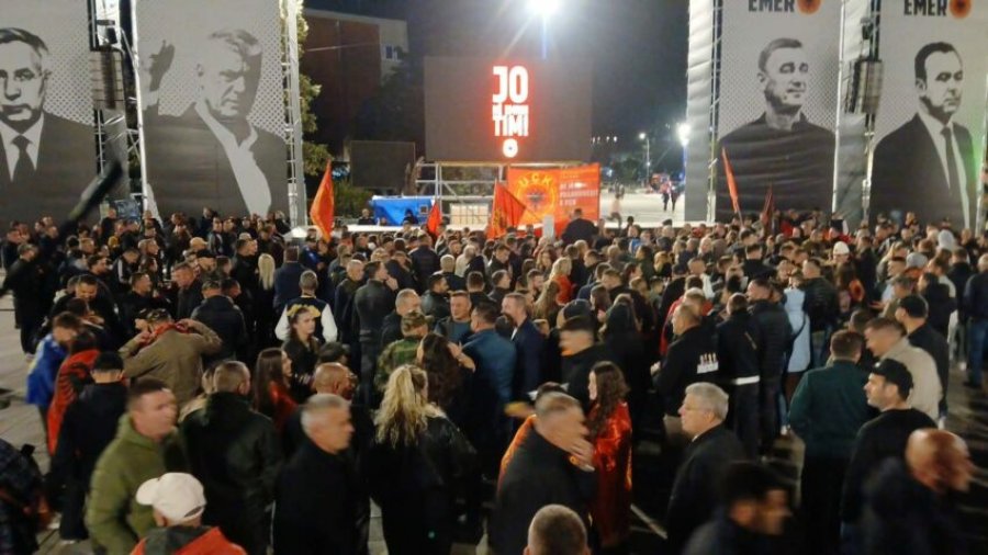 Nata e 15-të e protestës të organizuar nga iniciativa “Jo në emrin tim”