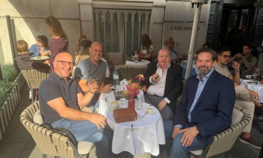 Lladrovci takon Lordin Michael dhe eurodeputetin Mandl