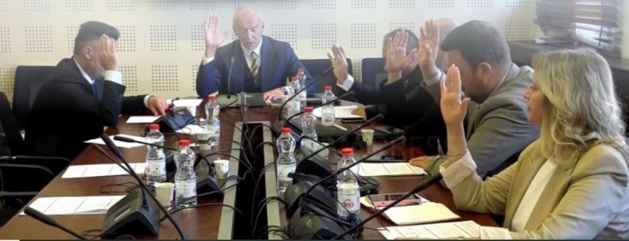 Komisioni për Legjislacion miratoi Byronë Shtetërore dhe pesë ligjet e Reformës në Drejtësi